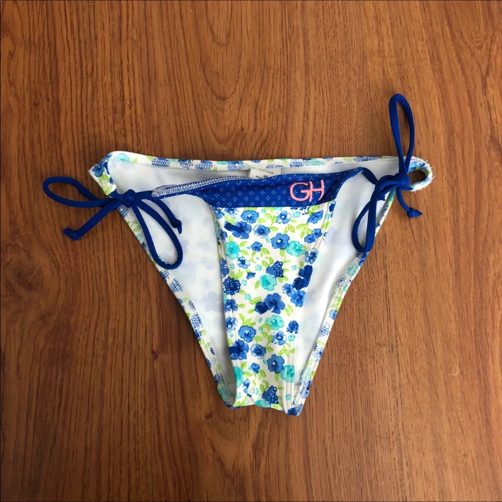 Gilly Hicks Cheeky Bikini Bottoms